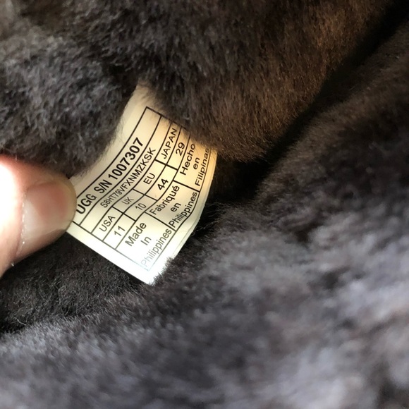 Ugg CLASSIC MINI BOMBER BOOT  men’s shoes - Picture 7 of 8